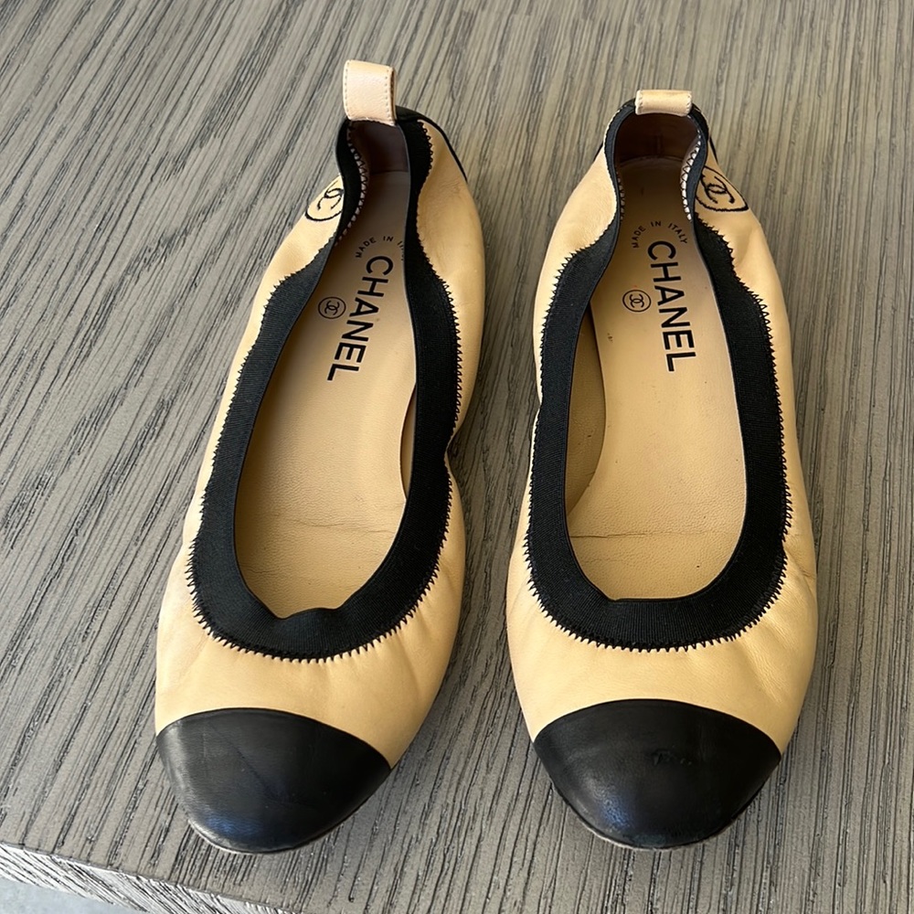 CHANEL ballet flat